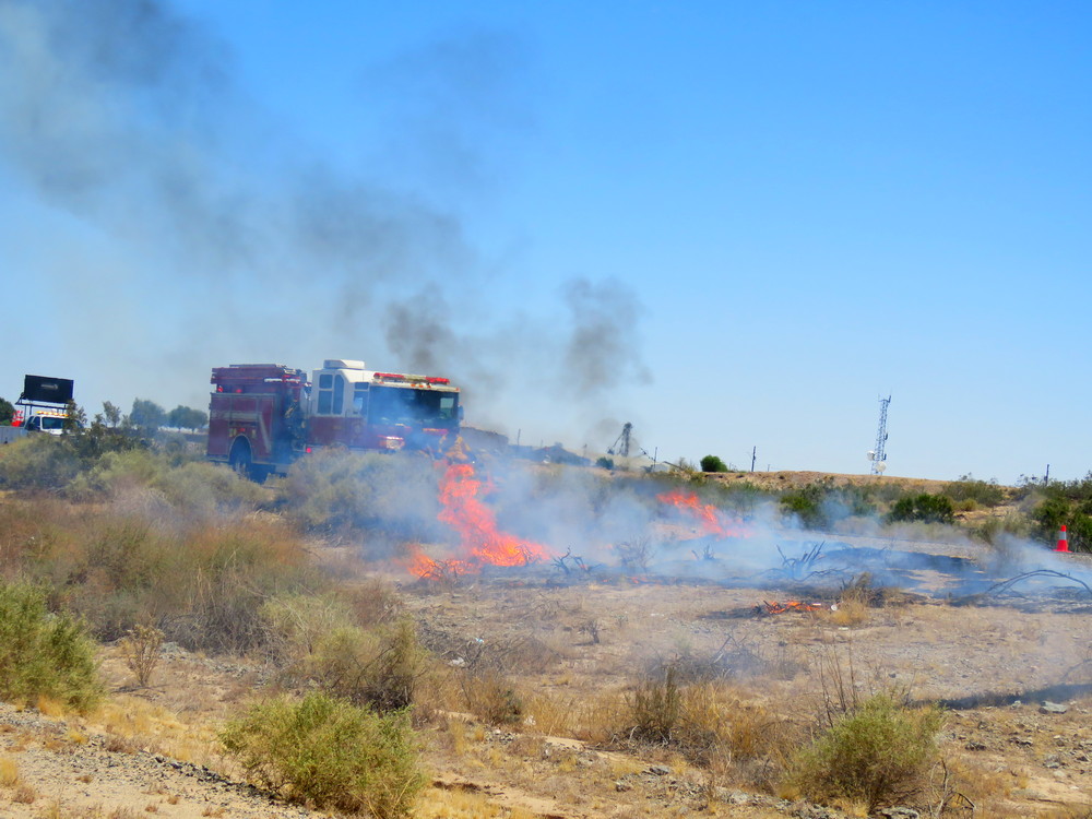 brush fire on i8